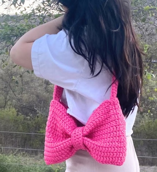 crochet bow bag tutorial by Biyabimi | beginner friendly - cozy crochet series EP 4