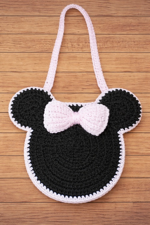 crochet-minnie-mouse-inspired-purse-tutorial