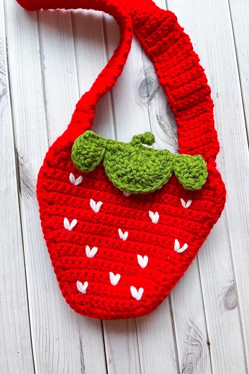 free-crochet-strawberry-bag-pattern
