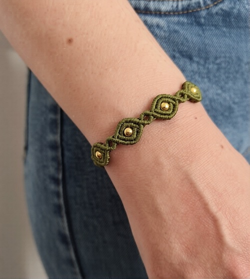 Micro macrame bracelet tutorial with beads