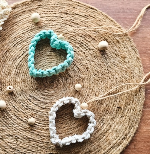 DIY Macramé Heart Charms | Mother's Day gift ideas | EASY way to make Macramé Mini Hangings