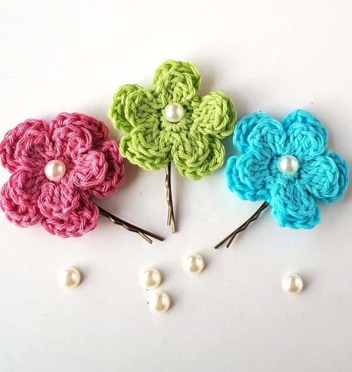 spring-flower-hair-clips-free-crochet-pattern
