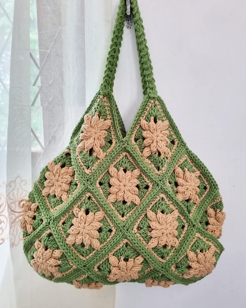 crochet-bobble-flower-granny-square-bag
