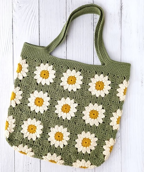 How to Crochet a Daisy Tote Bag | Granny Square Tote Bag