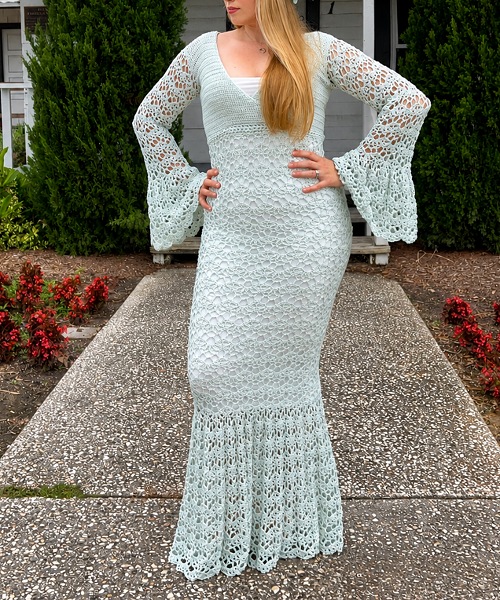 Crochet rose dress free pattern.