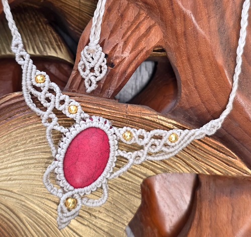Beginner-Friendly Micro Macramé Necklace