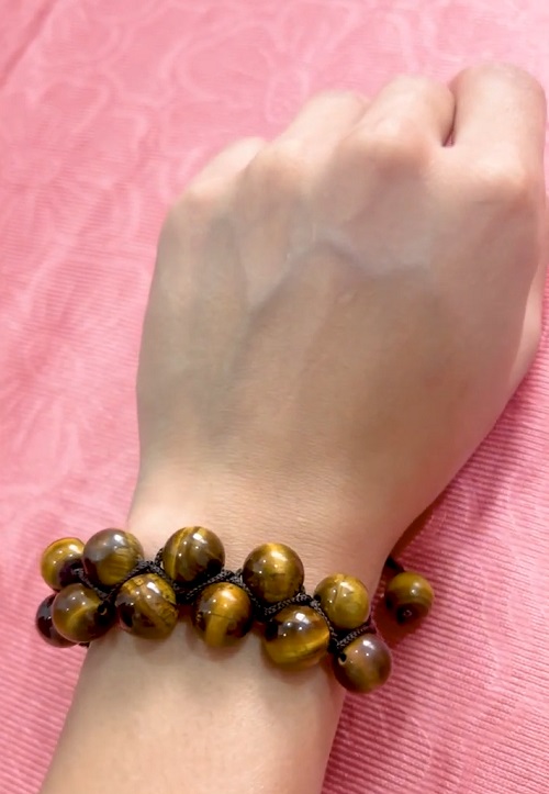 DIY Tiger Eye Macrame Bracelet