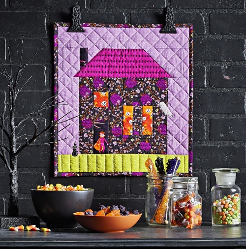 haunted-hideout-halloween-wall-hanging